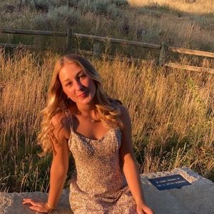 Meet your Posher, Claire